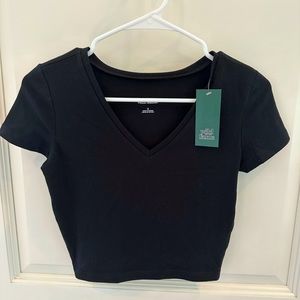 Target Wild Fable Cropped V-Neck T-Shirt, Women’s Size Small, EUC, NWT
